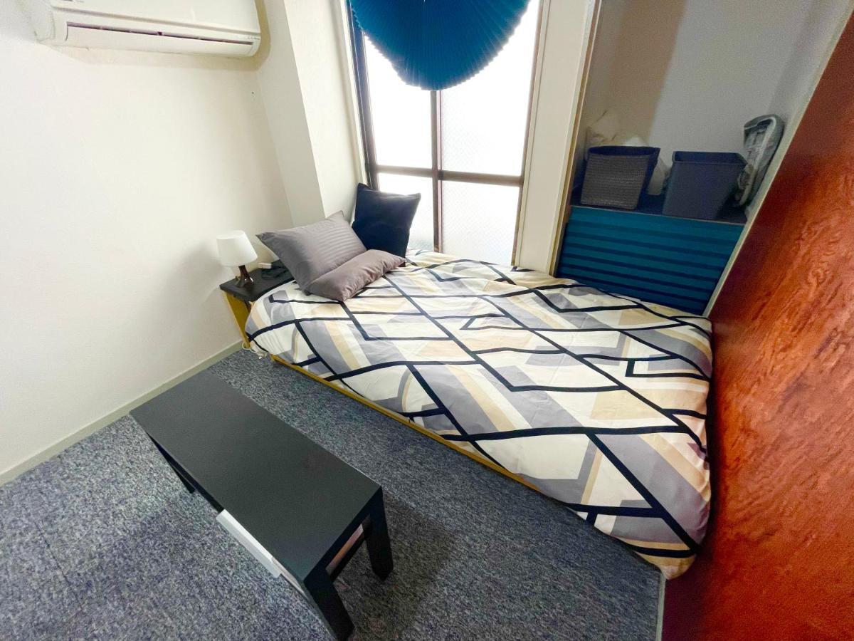 West Wood Guest Room Ōsaka Extérieur photo